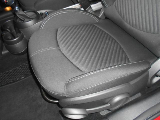 クーパーSD クロスオーバー ナビPKG 1オーナー 禁煙車 TV Bカメラ ビジュアルブースト ETC ブラックリフレクターヘッド ピアノブラックEXT リア5面フィルム パドルシフト 純正17AW 2021年製タイヤ スペアキー有 ブレイジングレッドボディー(75枚目)