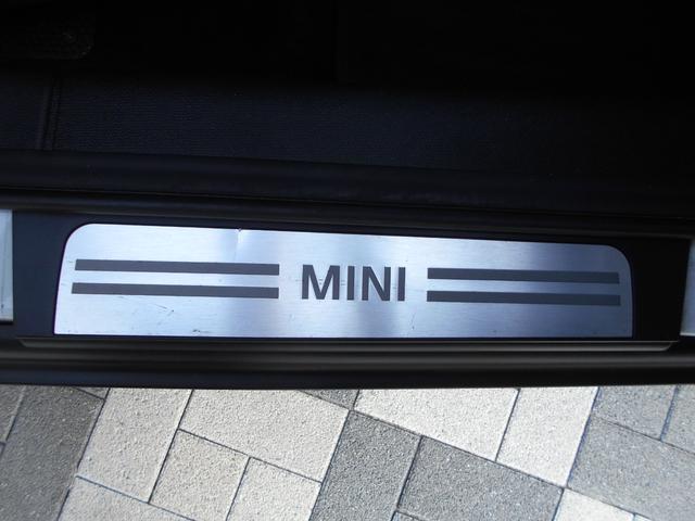 ＭＩＮＩ クーパーＤ　クロスオーバー　ＭＩＮＴパッケージ　サイバーナビ　禁煙　ＥＴＣ　バックカメラ　前後ドラレコ　アームレスト　クロームＩＮＴ　純正１６ＡＷ　２０１９年製ＢＳタイヤ　キセノンヘッド　ＬＥＤフォグ　オートライト　リアスモークフィルム　ＢＪミラー　スペアキー有（52枚目）