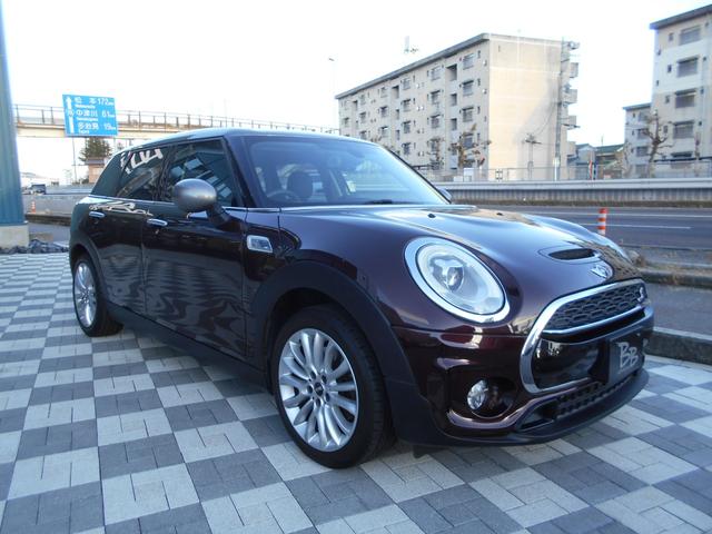 ＭＩＮＩ クーパーＳ　クラブマン　ペッパーＰＫＧ　ワンオーナー　禁煙車　バックカメラ　リアＰＤＣ　インディゴブルーレザー　前後ウィンドウフィルム　純正１７ＡＷ　２０２１年製ＢＳタイヤ　スマートキー　ドライビングモード　ＭＩＮＩユアーズパネル　シルバールーフ　スペアキー有（3枚目）