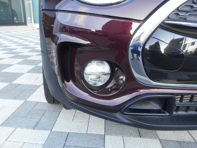 ＭＩＮＩ クーパーＳ　クラブマン　ペッパーＰＫＧ　ワンオーナー　禁煙車　バックカメラ　リアＰＤＣ　インディゴブルーレザー　前後ウィンドウフィルム　純正１７ＡＷ　２０２１年製ＢＳタイヤ　スマートキー　ドライビングモード　ＭＩＮＩユアーズパネル　シルバールーフ　スペアキー有（22枚目）