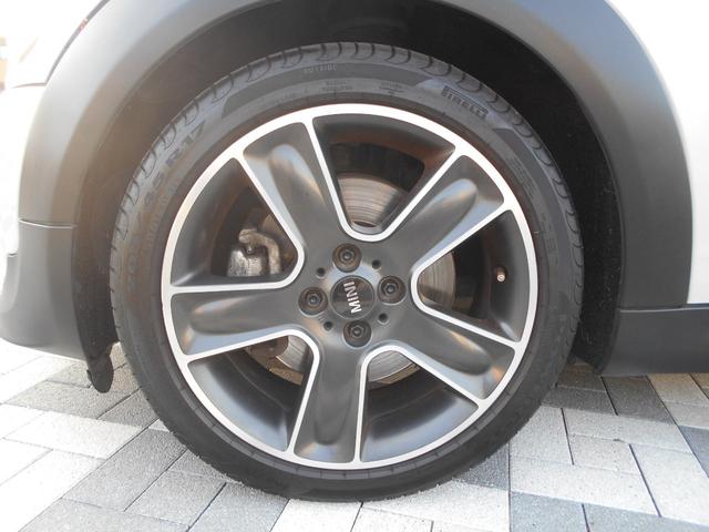 MINI クーパーS ロードスター トフィレザーシート 電動オープン ユーザー買取 ドラレコ サイバーナビ シートヒータ ETC 純正17AW ブラックヘッド PDC ピアノブラックパネル ホワイトシルバーボディ OPフロアマット 2024年製ピレリタイヤ スペアキー有(18枚目)