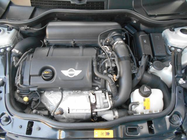 MINI クーパーS ロードスター トフィレザーシート 電動オープン ユーザー買取 ドラレコ サイバーナビ シートヒータ ETC 純正17AW ブラックヘッド PDC ピアノブラックパネル ホワイトシルバーボディ OPフロアマット 2024年製ピレリタイヤ スペアキー有(20枚目)