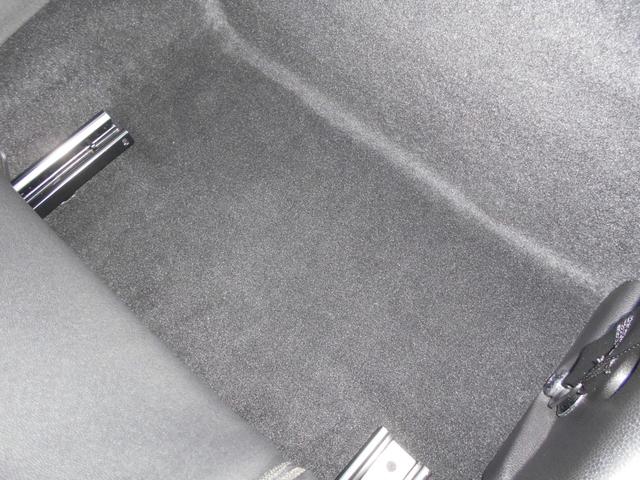 MINI クーパーS ロードスター トフィレザーシート 電動オープン ユーザー買取 ドラレコ サイバーナビ シートヒータ ETC 純正17AW ブラックヘッド PDC ピアノブラックパネル ホワイトシルバーボディ OPフロアマット 2024年製ピレリタイヤ スペアキー有(79枚目)