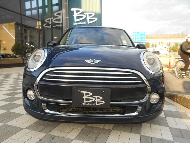 MINI クーパー ペッパーPKG 純正ナビ ETC 1オーナー 禁煙 LEDヘッド&フォグ オートライト コンフォートアクセス ホワイトターン 純正15AW 2024年ヨコハマタイヤ ラピスラグジュアリーブルーボディ リアウィンドウフィルム ブラックルーフ スペアキー有(2枚目)