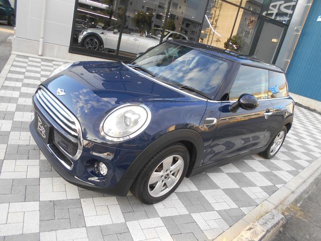 MINI クーパー ペッパーPKG 純正ナビ ETC 1オーナー 禁煙 LEDヘッド&フォグ オートライト コンフォートアクセス ホワイトターン 純正15AW 2024年ヨコハマタイヤ ラピスラグジュアリーブルーボディ リアウィンドウフィルム ブラックルーフ スペアキー有(9枚目)