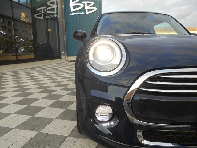 MINI クーパー ペッパーPKG 純正ナビ ETC 1オーナー 禁煙 LEDヘッド&フォグ オートライト コンフォートアクセス ホワイトターン 純正15AW 2024年ヨコハマタイヤ ラピスラグジュアリーブルーボディ リアウィンドウフィルム ブラックルーフ スペアキー有(23枚目)