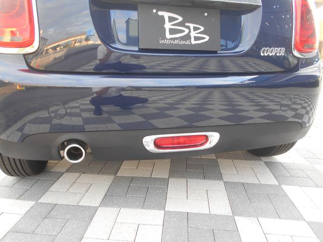 MINI クーパー ペッパーPKG 純正ナビ ETC 1オーナー 禁煙 LEDヘッド&フォグ オートライト コンフォートアクセス ホワイトターン 純正15AW 2024年ヨコハマタイヤ ラピスラグジュアリーブルーボディ リアウィンドウフィルム ブラックルーフ スペアキー有(33枚目)