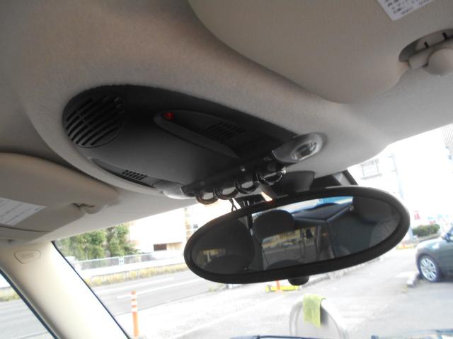 ＭＩＮＩ スピードゲート　前後ドラレコ　ＥＴＣ　ワンオーナー　禁煙車　純正１６ＡＷ　２０２１年製タイヤ　スポーツボタン　ハーフレザーシート　ピアノブラックパネル　オートライト　スポーツステアリング　クルーズコントロール　ブリティッシュレーシンググリーンボディ　スペア鍵有（15枚目）