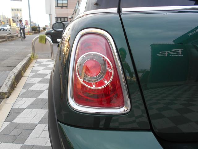 ＭＩＮＩ スピードゲート　前後ドラレコ　ＥＴＣ　ワンオーナー　禁煙車　純正１６ＡＷ　２０２１年製タイヤ　スポーツボタン　ハーフレザーシート　ピアノブラックパネル　オートライト　スポーツステアリング　クルーズコントロール　ブリティッシュレーシンググリーンボディ　スペア鍵有（33枚目）