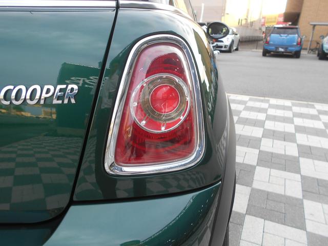 ＭＩＮＩ スピードゲート　前後ドラレコ　ＥＴＣ　ワンオーナー　禁煙車　純正１６ＡＷ　２０２１年製タイヤ　スポーツボタン　ハーフレザーシート　ピアノブラックパネル　オートライト　スポーツステアリング　クルーズコントロール　ブリティッシュレーシンググリーンボディ　スペア鍵有（36枚目）