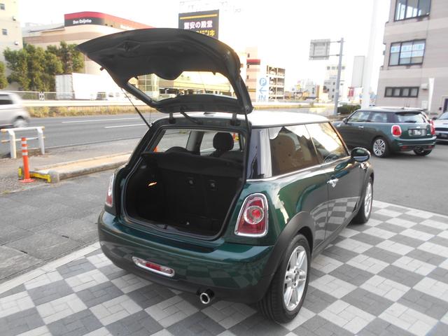 ＭＩＮＩ スピードゲート　前後ドラレコ　ＥＴＣ　ワンオーナー　禁煙車　純正１６ＡＷ　２０２１年製タイヤ　スポーツボタン　ハーフレザーシート　ピアノブラックパネル　オートライト　スポーツステアリング　クルーズコントロール　ブリティッシュレーシンググリーンボディ　スペア鍵有（37枚目）