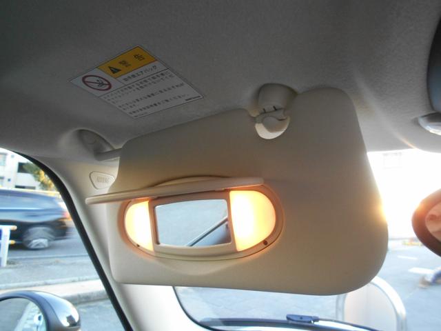 ＭＩＮＩ クーパー　アイスブルーボディ　クロームライン内外装　ＥＴＣ　６速ＡＴ　純正１５ＡＷ　ＣＤ　ＡＵＸ接続可　２０１９年製ミシュランタイヤ　ホワイトターンシグナル　後スモークフィルム施工済　純正ＯＰラゲージマット　フロントフォグライト　ブラックルーフ＆ミラーキャップ（61枚目）