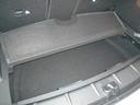 トランクスペース(下部小物入れ)