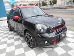 ２０１４年式のＭＩＮＩペースマン、ＪＣＷ（ジョンクーパーワークス）の６速ＡＴが入庫いたしました。ユーザー買取車で、とっても希少なモデルの更にレアなスポーツグレード、お探しの方は早い者勝ちですよ！ 2