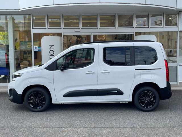 ベルランゴ マックス ブルーHDi ガラスルーフ/禁煙車/修復歴無し/正規認定中古車/新車保証継承/両側スライドドア/Carplay/アンドロイドオート/ACC/フレキシブルラゲッジトレイ/バックカメラ/前後コーナーセンサー(9枚目)