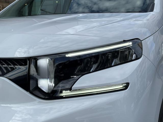 ベルランゴ マックス ブルーHDi ガラスルーフ/禁煙車/修復歴無し/正規認定中古車/新車保証継承/両側スライドドア/Carplay/アンドロイドオート/ACC/フレキシブルラゲッジトレイ/バックカメラ/前後コーナーセンサー(12枚目)