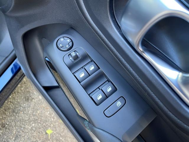 C5エアクロス シャインパック プラグインハイブリッド サンルーフ/禁煙車/修復歴無し/プラグインハイブリッド/Carplay/正規認定中古車/新車保証継承/シートヒーター/レザーシート/ハンズフリー電動テールゲート/後席リクライニングシート(19枚目)