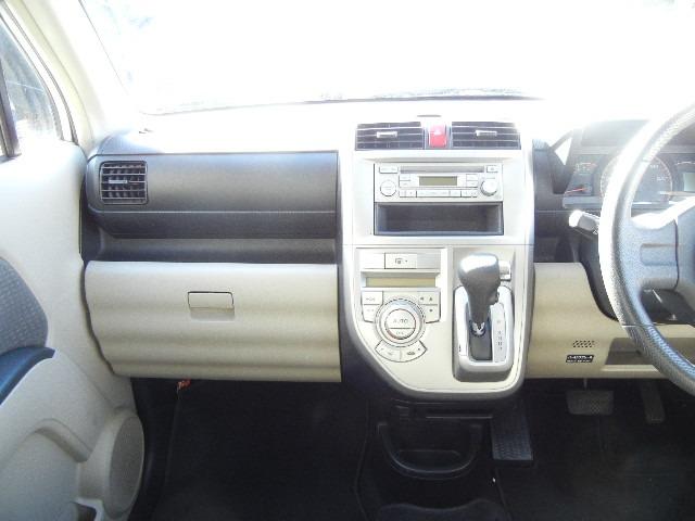 ダッシュまわり、足元もがんばって掃除してありますよ！もちろん他の部分もキレイにクリーニング済みです。　愛知　大治　格安　軽四　軽自動車　安い　中古車　ジーフリー　Ｇ−ＦＲＥＥ