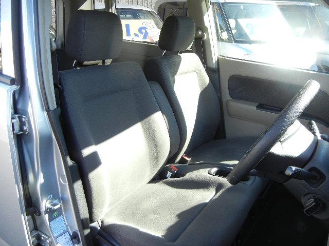 ドライバーのかたと助手席のかたが座るシートです。実際お座りいただいてご体感ください。お気軽にご来店ください！　愛知　大治　格安　軽四　軽自動車　安い　中古車　ジーフリー　Ｇ−ＦＲＥＥ