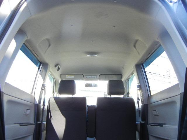 もちろん天井もキレイに拭いてありますよ！ヤニだらけ、、、、なんて事はありませんのでご安心ください。　愛知　大治　格安　軽四　軽自動車　安い　中古車　保証付　安心整備　ジーフリー　Ｇ−ＦＲＥＥ