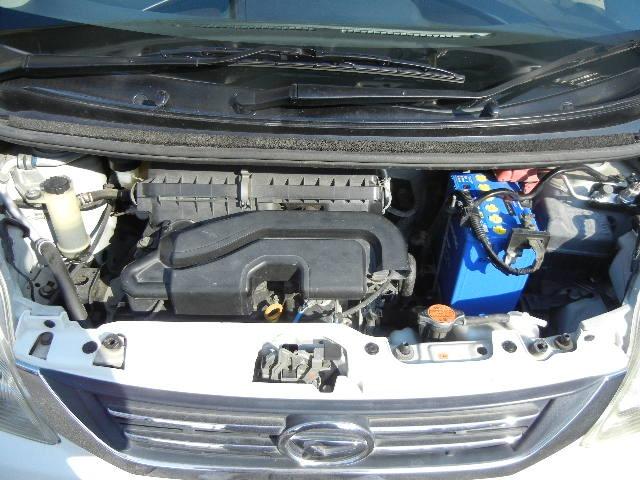 エンジンルームです。異音や不良個所などもなく機関良好です。もちろんしっかり点検してから店頭に並んでいますのでご安心下さい。　愛知　大治　格安　軽四　軽自動車　安い　ジーフリー　Ｇ−ＦＲＥＥ