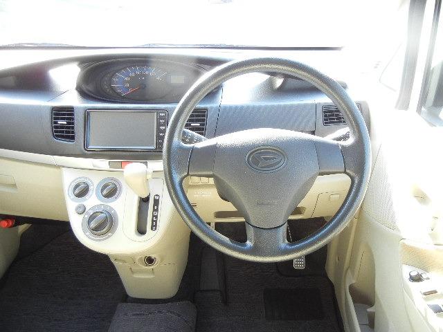 シンプルなコンソール（画像部分）は使い勝手も便利！ごちゃごちゃしているよりもシンプルなほうが、使いやすくて結構便利です。　愛知　大治　格安　軽四　軽自動車　安い　中古車　ジーフリー　Ｇ−ＦＲＥＥ