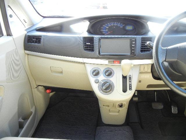 ダッシュまわり、足元もがんばって掃除してありますよ！もちろん他の部分もキレイにクリーニング済みです。　愛知　大治　格安　軽四　軽自動車　安い　中古車　ジーフリー　Ｇ−ＦＲＥＥ