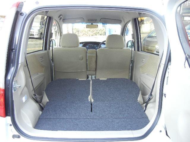 リアシート倒した状態です。かなり荷物が積めますよ！これだけのスペースができるといろいろ載せれて便利ですね。　愛知　大治　格安　軽四　軽自動車　安い　中古車　ジーフリー　Ｇ−ＦＲＥＥ