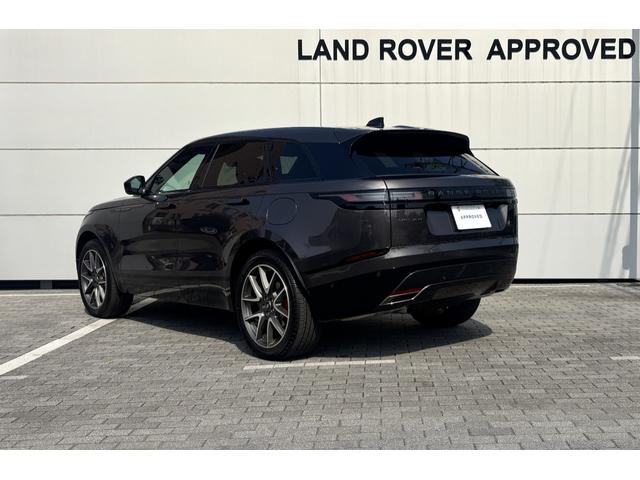 レンジローバーヴェラール ダイナミック　ＳＥ　Ｐ４００ｅ　４ＷＤ　認定中古　シートエアコン　２１ＡＷ　スライディングパノラミックルーフ　２１インチＡＷ　パワーテールゲート　ダイナミックハンドリングパック　レイブンブルー＆エボニーグレインレザー（6枚目）