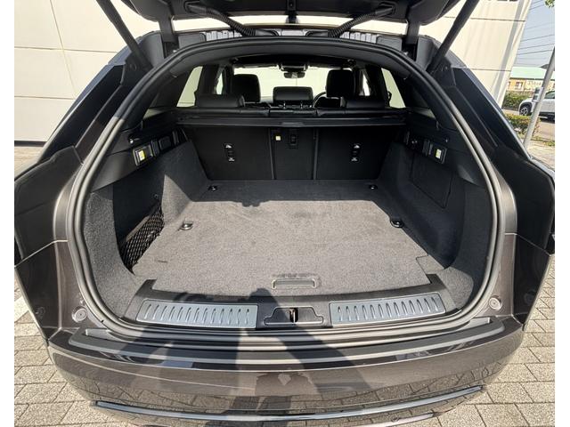 レンジローバーヴェラール ダイナミック　ＳＥ　Ｐ４００ｅ　４ＷＤ　認定中古　シートエアコン　２１ＡＷ　スライディングパノラミックルーフ　２１インチＡＷ　パワーテールゲート　ダイナミックハンドリングパック　レイブンブルー＆エボニーグレインレザー（17枚目）