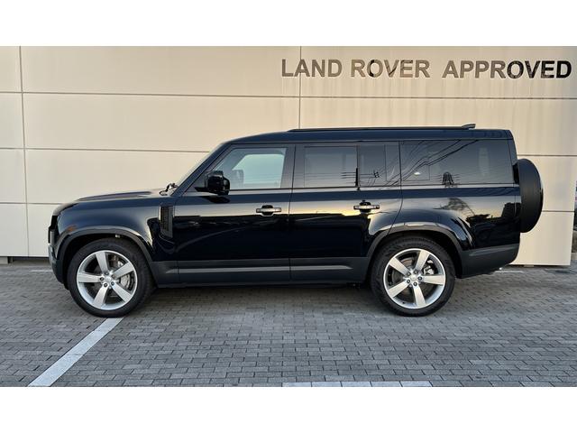 ディフェンダー １３０ＳＥ　Ｄ３００　ディーゼルターボ　４ＷＤ　８人乗エアサス　２２インチ　シートヒーター　液晶ルームミラー　２２インチアルミホイールスタイル５０９８　スライディングパノラミックルーフ（7枚目）