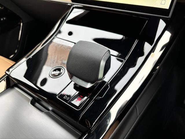 レンジローバースポーツ ダイナミックHSE D300 ディーゼルターボ 4WD 前後シートヒーター&ベンチレーション 液晶ルームミラー ソフトドアクローズ ハンズフリー電動テールゲート 22インチサテンダークグレイホイール(16枚目)