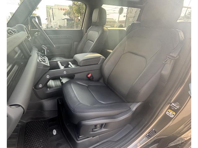 ディフェンダー ９０Ｘ－ダイナミックＳＥ　Ｄ３００　ディーゼルターボ　４ＷＤ　エアサスペンションパック　液晶ルームミラーシートヒーター　プレミアムＬＥＤヘッドライト　２０インチサテンダークグレイホイール　ステアリングヒータ（13枚目）