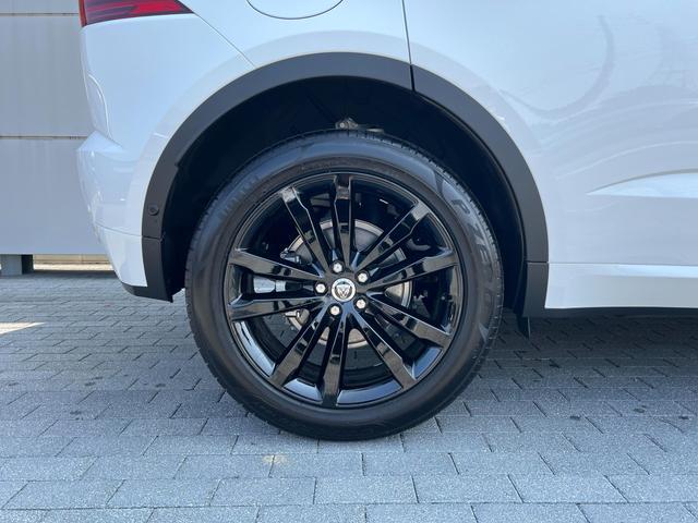 Ｅペイス Ｒ‐ダイナミック　ＳＥ　Ｐ２５０　４ＷＤ　２０インチグロスブラックホイール　ハンドルヒーター前席ヒーター　コールドクライメートパック　電動テールゲート　ディープガーネット　Ｆシートヒーター＆メモリー付（9枚目）