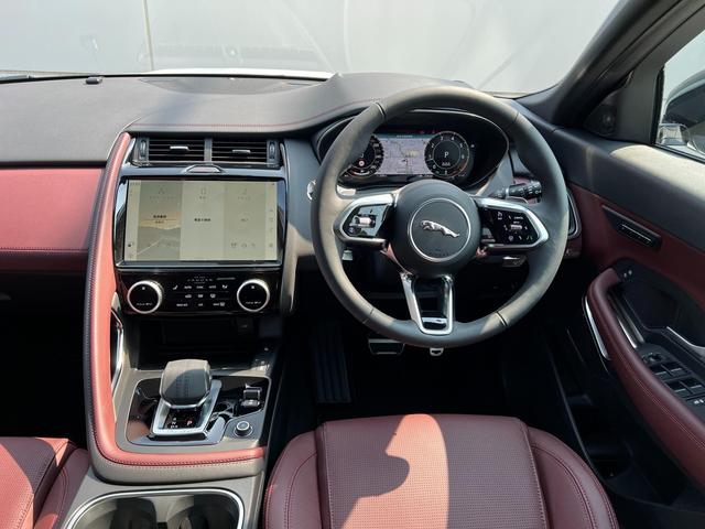 Ｅペイス Ｒ‐ダイナミック　ＳＥ　Ｐ２５０　４ＷＤ　２０インチグロスブラックホイール　ハンドルヒーター前席ヒーター　コールドクライメートパック　電動テールゲート　ディープガーネット　Ｆシートヒーター＆メモリー付（12枚目）