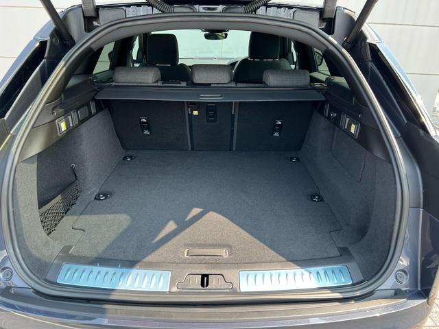 レンジローバーヴェラール ダイナミック　ＨＳＥ　Ｐ４００ｅ　４ＷＤ　シートヒーター＆クーラー前席マッサージ　４ゾーンクライメート　ヘッドアップ　シートヒーター＆クーラー　スライディングパノラミックルーフ　２１インチＡＷ　パワーテールゲート（21枚目）