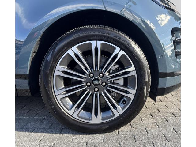 レンジローバーイヴォーク ダイナミック　ＨＳＥ　Ｐ２５０　４ＷＤ　サンルーフ　２０インチＡＷ　シートヒーター＆クーラー　ブラックエクステリアパック　コントラストルーフ　スライディングパノラミックルーフ　プライバシーガラス（9枚目）