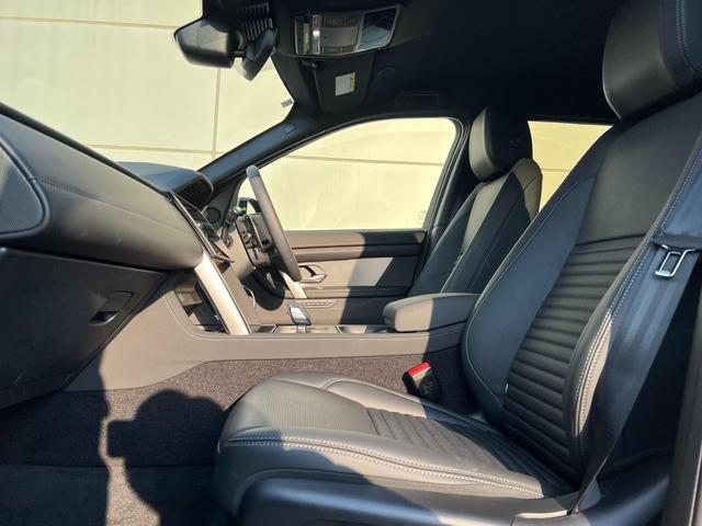 ディスカバリースポーツ ダイナミック　ＳＥ　Ｄ２００　ディーゼルターボ　４ＷＤ　前後シートヒーター　ハンドルヒーター　１９インチブラックＡＷ　電動テールゲート　コントラストルーフ　プライバシーガラス　ブラック本革シート（15枚目）