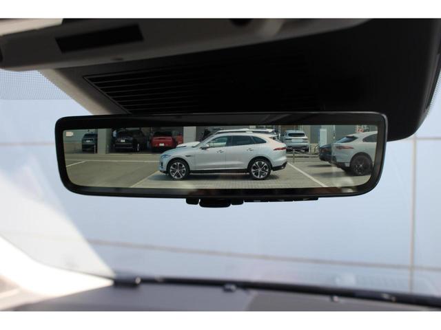 Iペイス SE ジャガー認定中古車 4WD 22ンチ純正AW デジタルミラー エアサスペンション 液晶ルームミラー 固定式ガラスルーフ パワーテールゲート パノラミックルーフ(18枚目)