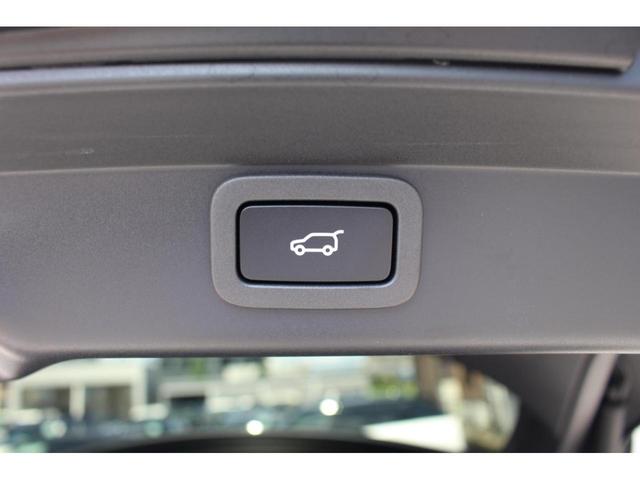 Iペイス SE ジャガー認定中古車 4WD 22ンチ純正AW デジタルミラー エアサスペンション 液晶ルームミラー 固定式ガラスルーフ パワーテールゲート パノラミックルーフ(24枚目)