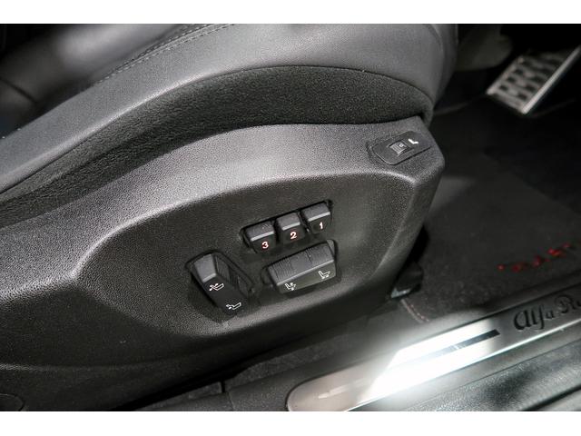 ジュリエッタ ヴェローチェ　１７５０　ＴＢＩ　ブラックレザー　純正ナビ＆テレビ　バックカメラ　キセノン　前後ソナー　ブレンボレッドキャリパー　認定中古車保証１年（32枚目）