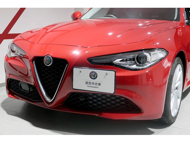 ジュリア スーパー　ワンオーナー　ブラックレザー　シートヒーター　キセノン　８．８インチコネクトシステム　バックカメラ　ハーマンカードン１４スピーカー　認定中古車保証１年（8枚目）