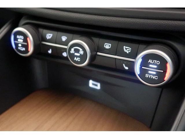ジュリア スーパー　ワンオーナー　ブラックレザー　シートヒーター　キセノン　８．８インチコネクトシステム　バックカメラ　ハーマンカードン１４スピーカー　認定中古車保証１年（25枚目）