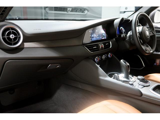 ジュリア TI ワンオーナー キセノン ブラウンレザー 純正ナビ&テレビ 8.8インチコネクトシステム バックカメラ ワイヤレスチャージングパッド 認定中古車保証1年(21枚目)