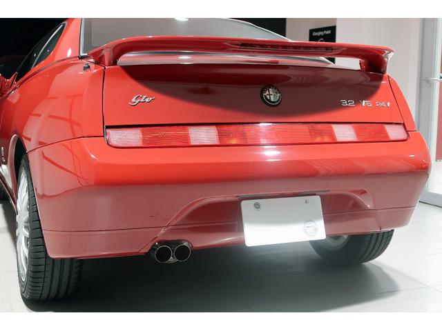 アルファGTV 3.2 V6 24V 左ハンドル 6MT MOMOタンゴベージュレザー ステアリングラックOH済 左右フロントロアアーム新品交換 Fブレーキホース新品交換 バッテリー新品交換 外装同色補修済 タイミングベルト交換付(24枚目)