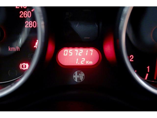 アルファGTV 3.2 V6 24V 左ハンドル 6MT MOMOタンゴベージュレザー ステアリングラックOH済 左右フロントロアアーム新品交換 Fブレーキホース新品交換 バッテリー新品交換 外装同色補修済 タイミングベルト交換付(33枚目)