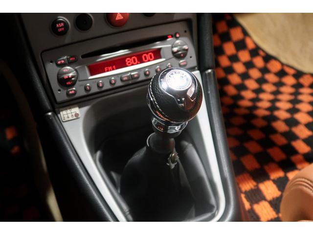 アルファGTV 3.2 V6 24V 左ハンドル 6MT MOMOタンゴベージュレザー ステアリングラックOH済 左右フロントロアアーム新品交換 Fブレーキホース新品交換 バッテリー新品交換 外装同色補修済 タイミングベルト交換付(35枚目)