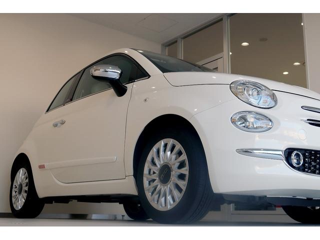 ５００Ｃ ツインエア　ラウンジ　ワンオーナー　レッドソフトトップ　アイボリーシート　７インチタッチパネルモニター付Ｕｃｏｎｎｅｃｔ　キセノン　バックソナー　認定中古車保証１年（7枚目）