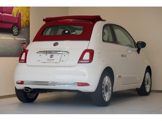 ５００Ｃ ツインエア　ラウンジ　ワンオーナー　レッドソフトトップ　アイボリーシート　７インチタッチパネルモニター付Ｕｃｏｎｎｅｃｔ　キセノン　バックソナー　認定中古車保証１年（13枚目）