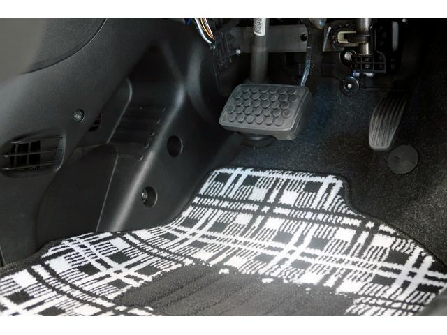 ５００Ｃ ツインエア　ラウンジ　ワンオーナー　レッドソフトトップ　アイボリーシート　７インチタッチパネルモニター付Ｕｃｏｎｎｅｃｔ　キセノン　バックソナー　認定中古車保証１年（31枚目）